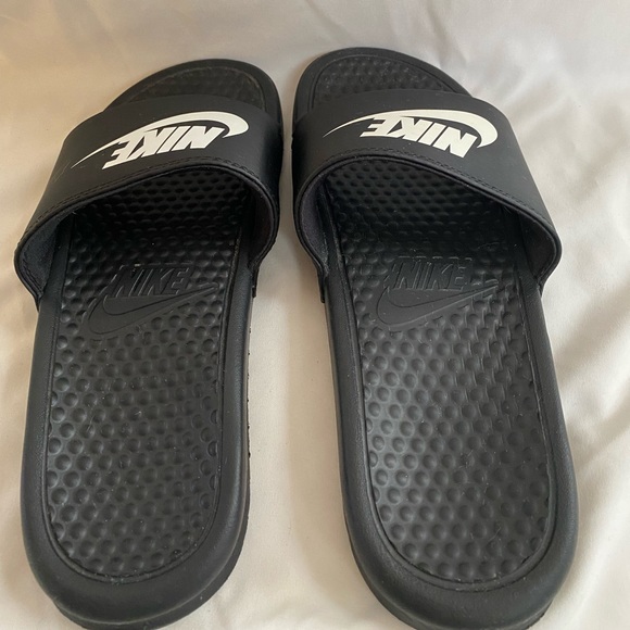 Nike Benassi JDI Slides - Picture 3 of 5